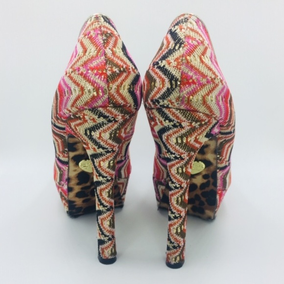 BETSEY JOHNSON 'Vale' Fabric Platform Heel Pump - Picture 4 of 6